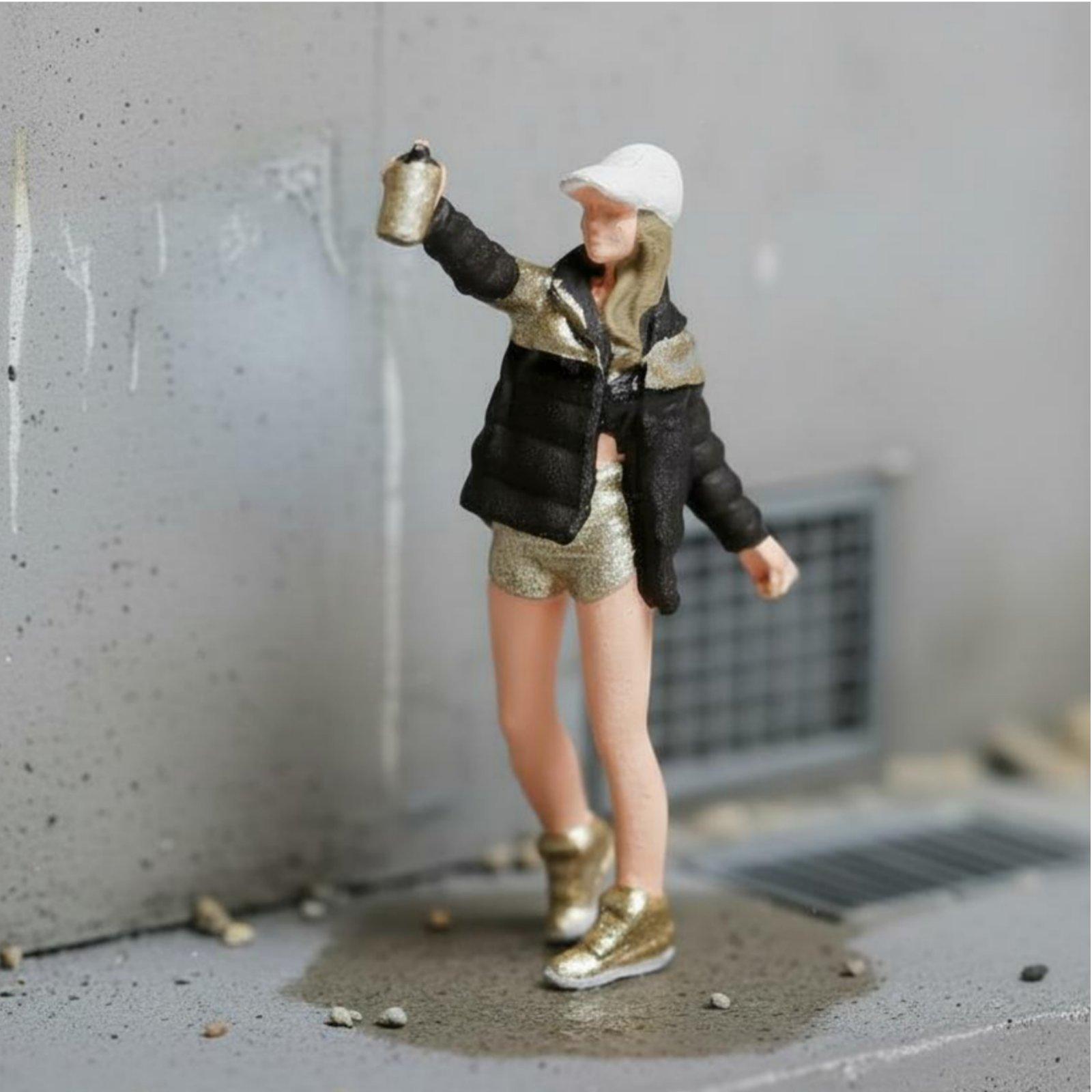 Figur Wanita dari Resin, Skala - Bonsai Garden Display ulasan dan harga